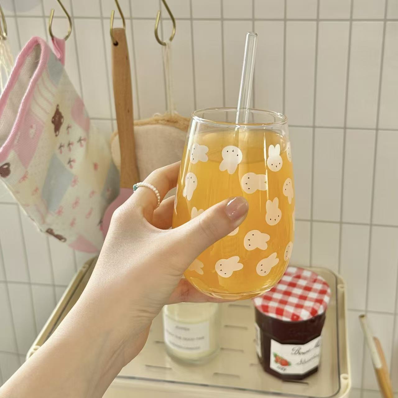 كوب زجاجي مطبوع عليه أرنب ميفي - مراجعة Coffee Tea & Jane وسعره