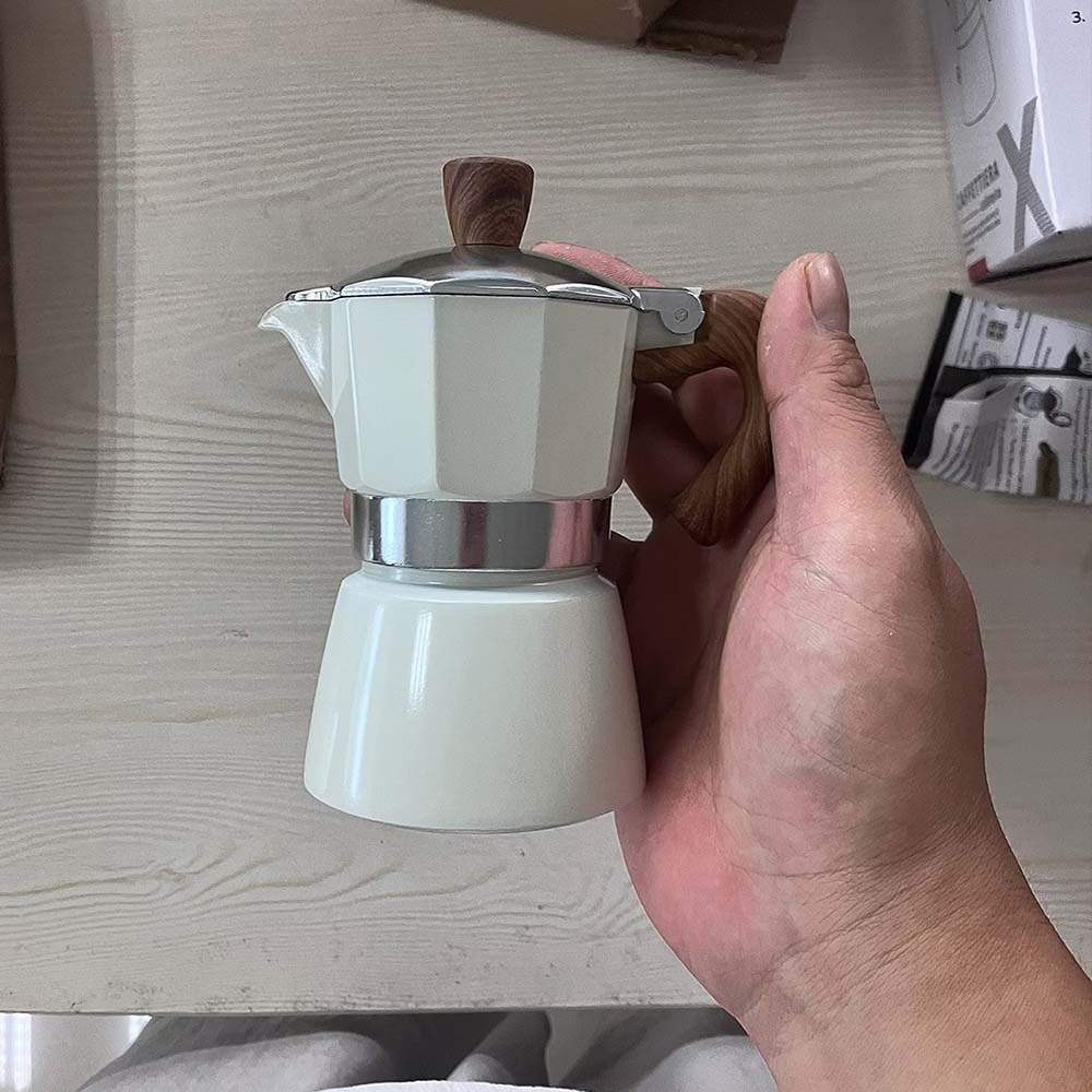 صانعة قهوة إسبريسو إيطالية من  - مراجعة Moka Pot Stove وسعره