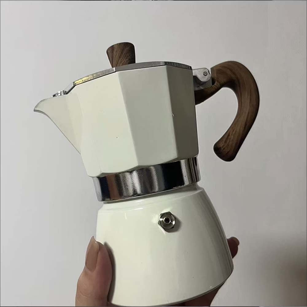 صانعة قهوة إسبريسو إيطالية من  - مراجعة Moka Pot Stove وسعره