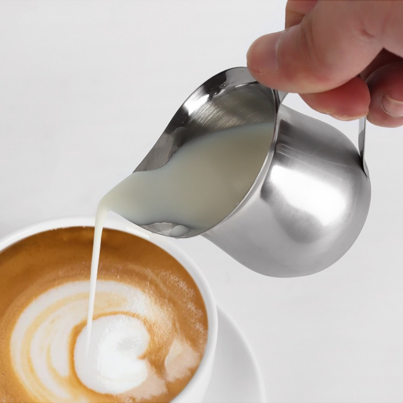 إبريق رغوة القهوة والحليب بسعا - مراجعة Barista Milk Jug وسعره