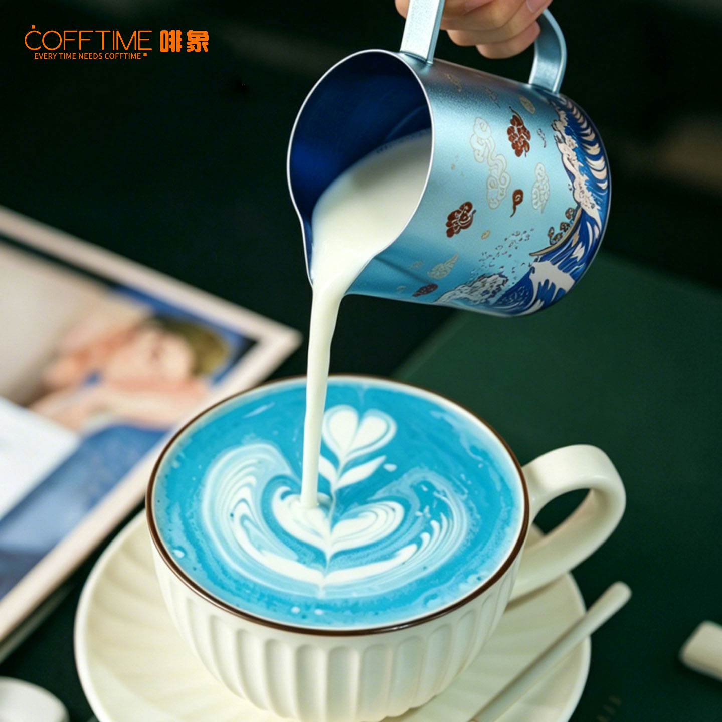إبريق رغوة الحليب من التيتانيو - مراجعة Barista Milk Jug وسعره