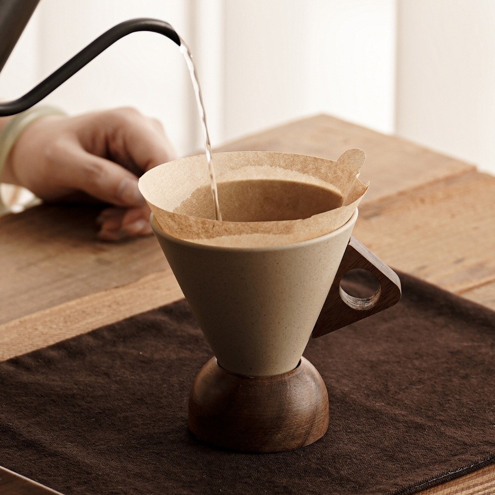 كوب سيراميك خشن مثلث الشكل بتص - مراجعة Xbloom Coffee Tea وسعره